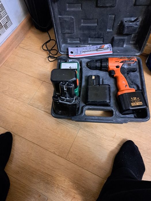 Шуруповерт аккамуляторный"Пит"