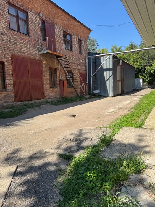 Продам 2-х отдельно стоящее здание