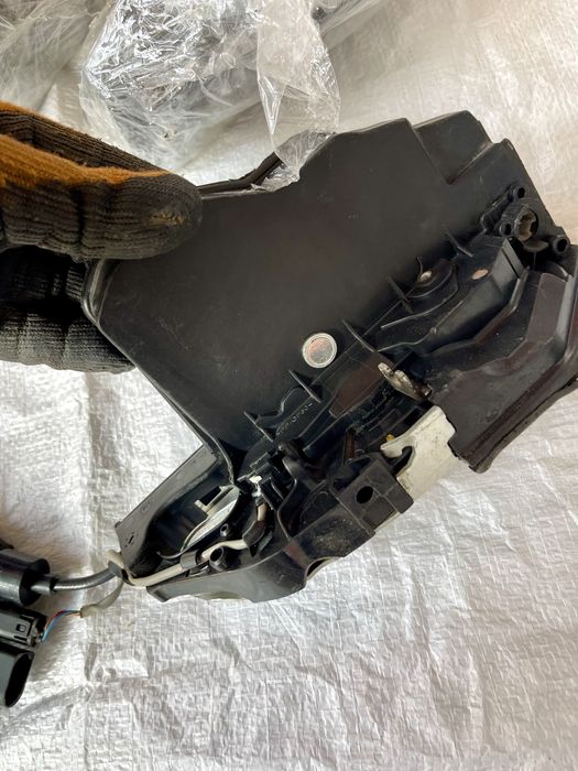 Присоска дверей BMW x5 E70 БМВ х5 Е70