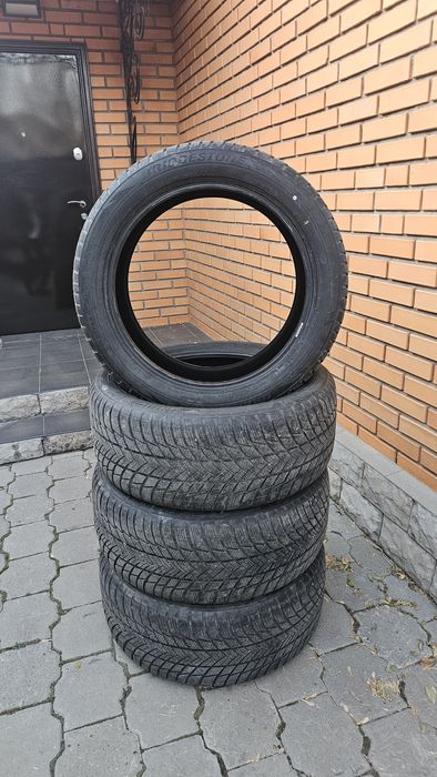 Шины 285/45/R21 BRIDGESTONE BLIZZAK LM001, RFT  4 шт. Липучка