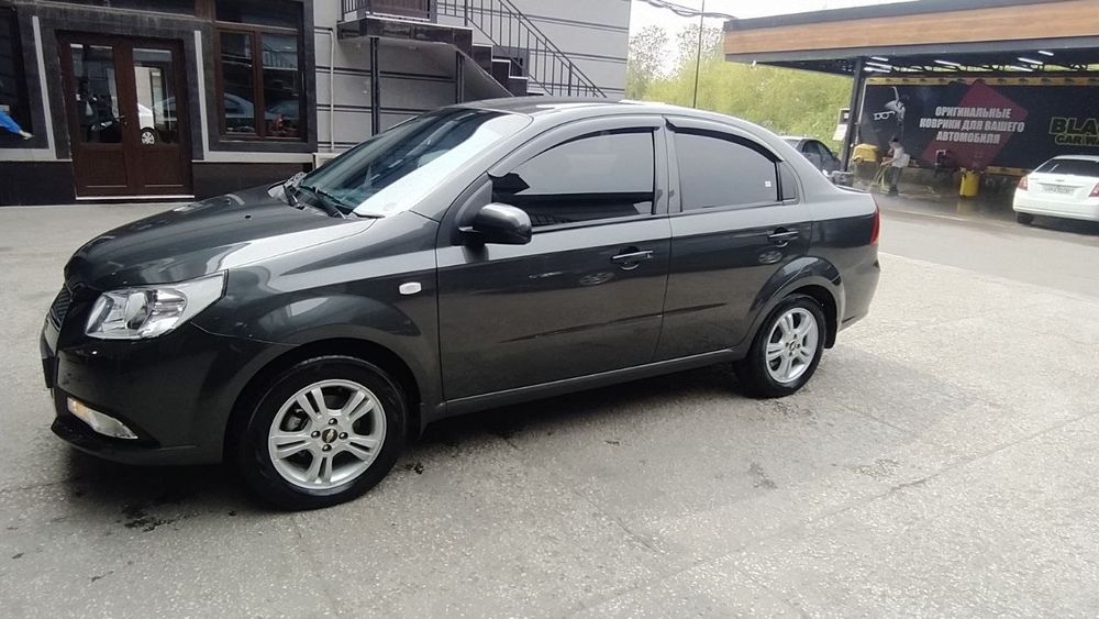 Продается Нексия 3 /4 поз своя не битая и не крашенная.