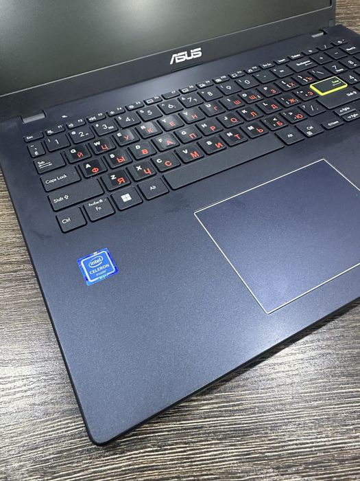 Офисный ноутбук ASUS E510M