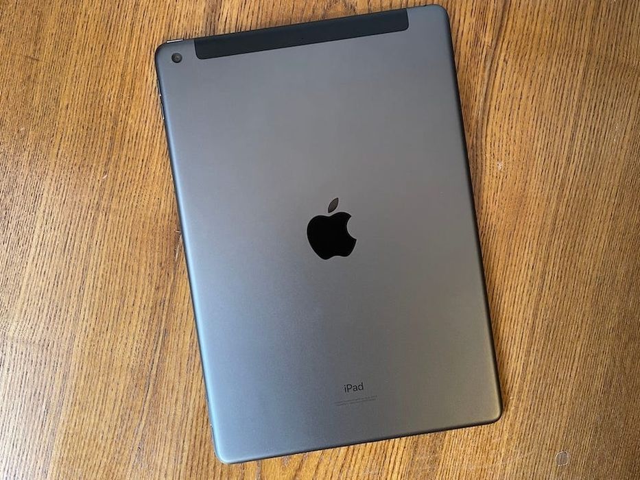 iPad 8 сотилади.