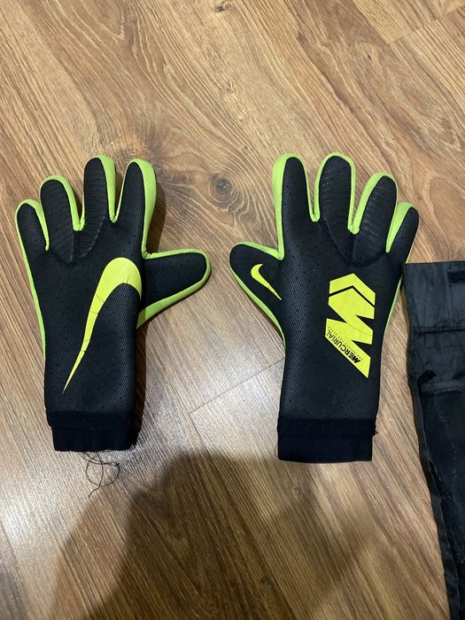 Вратарские перчатки nike
