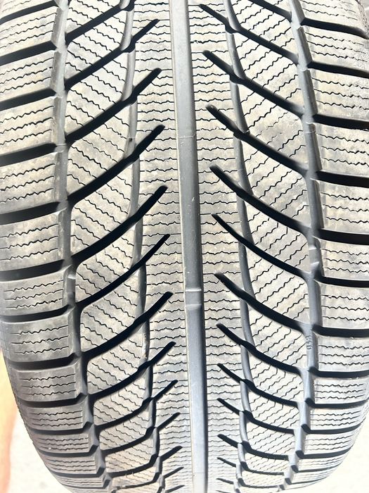 Гуми 4бр. 245/30 R20