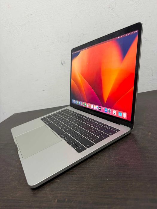 macbook pro i7 2017 second hand si noi de vanzare • Anunturi • OLX.ro