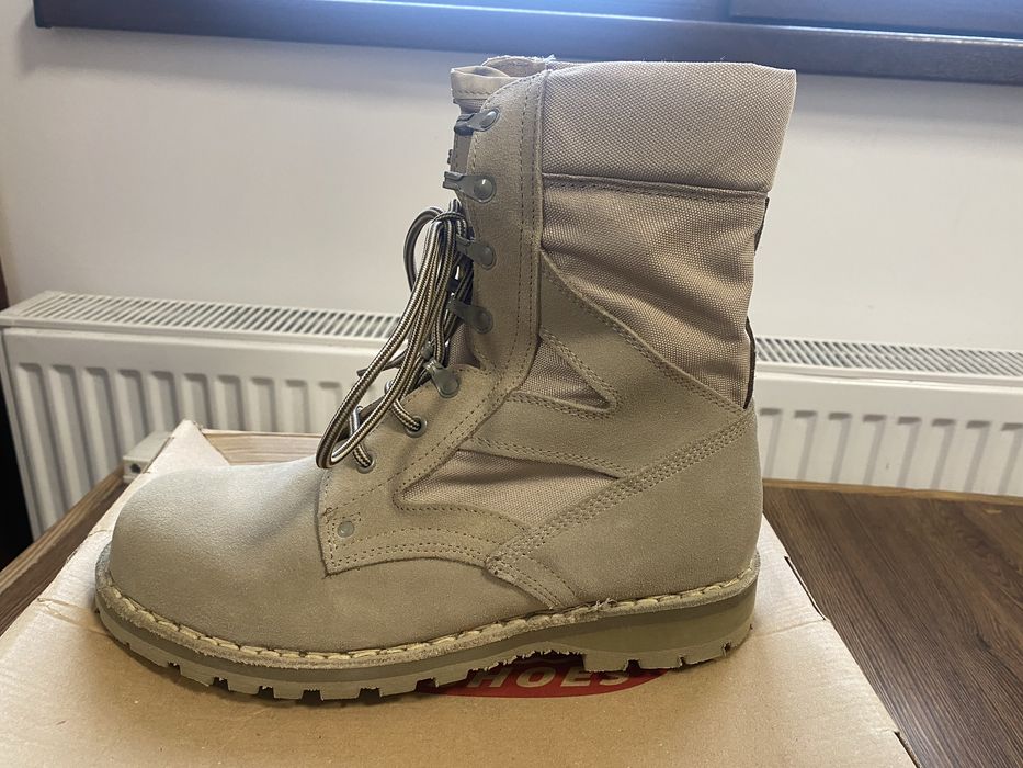 Vand bocanci militari de vara