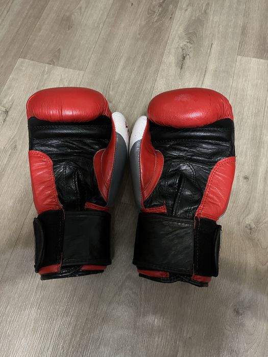 продам боксерские перчатки