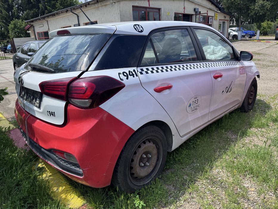 Haion spate complet lampa stop spate stanga dreapta bara spate Hyundai i20 2014-2020