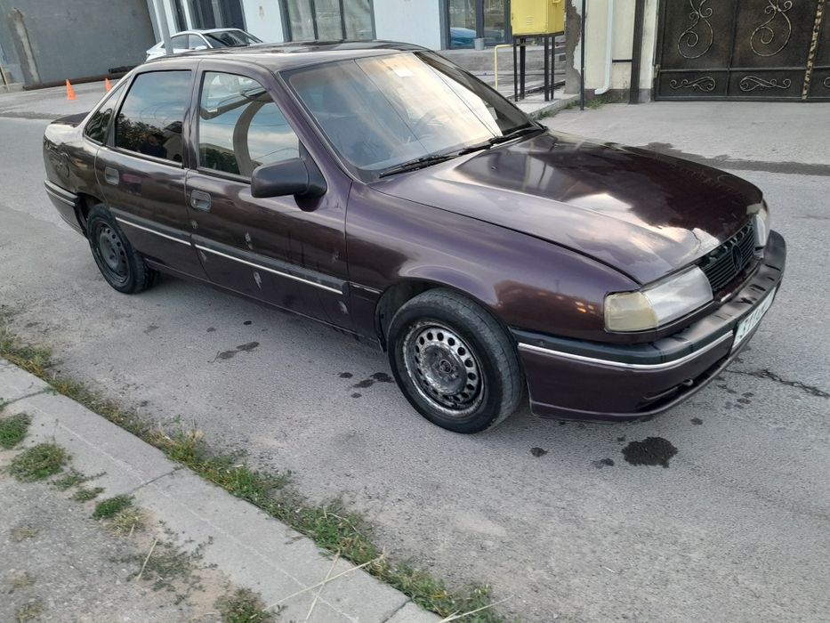 Opel vectra 1.8л