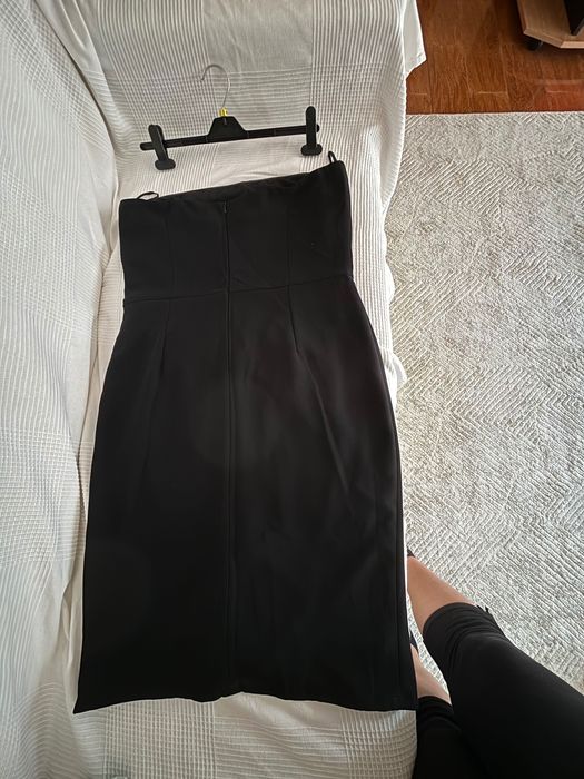 Rochie neagra fara bretele , foarte sic , marca Guy Laroche