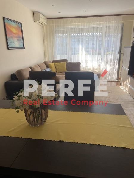 Продава се Тристаен апартамент в Бургас, Изгрев - 90 кв.м за 2428 €/кв.м - Снимка #3