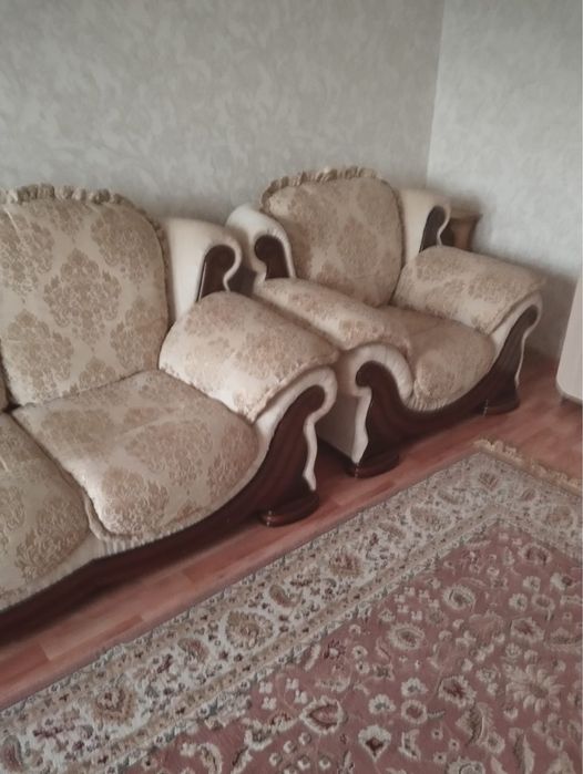 Продам диван в хорошем состояний