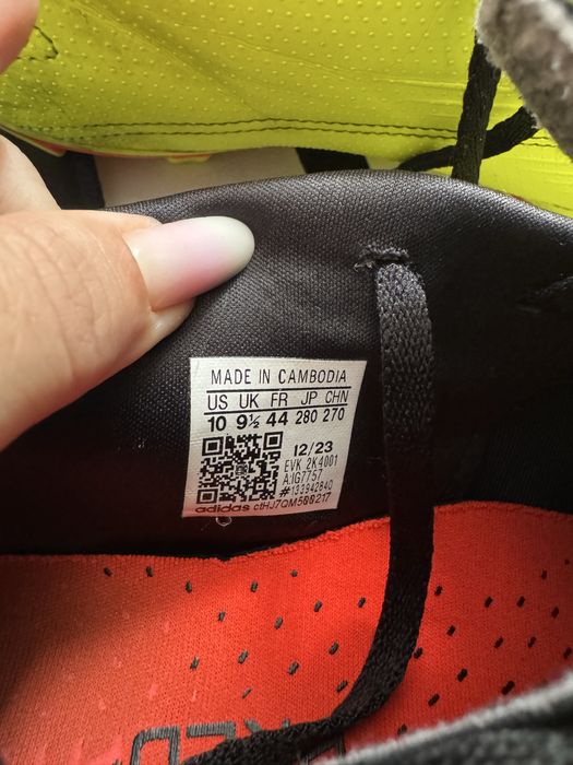 Adidasi Predator 44