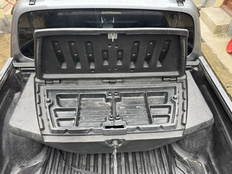 Cutie scule Mitsubishi / lada pick up