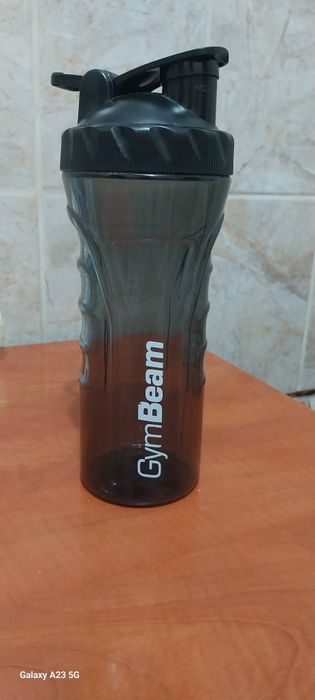 Shaker din otel XBEAM,si GymBeam