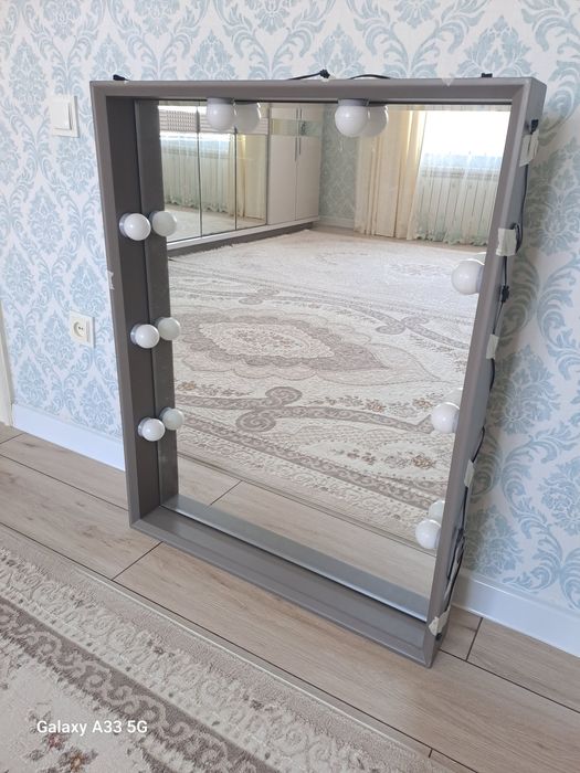 Продам зеркало новый