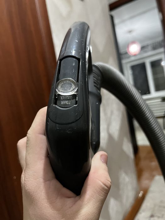Продам пылесос элджи