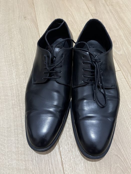 Pantofi negri Zara