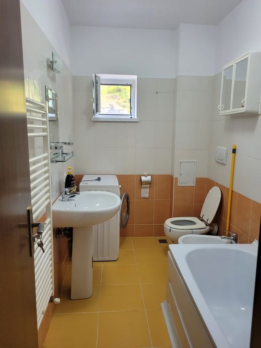 Inchiriez apartament 2 camere