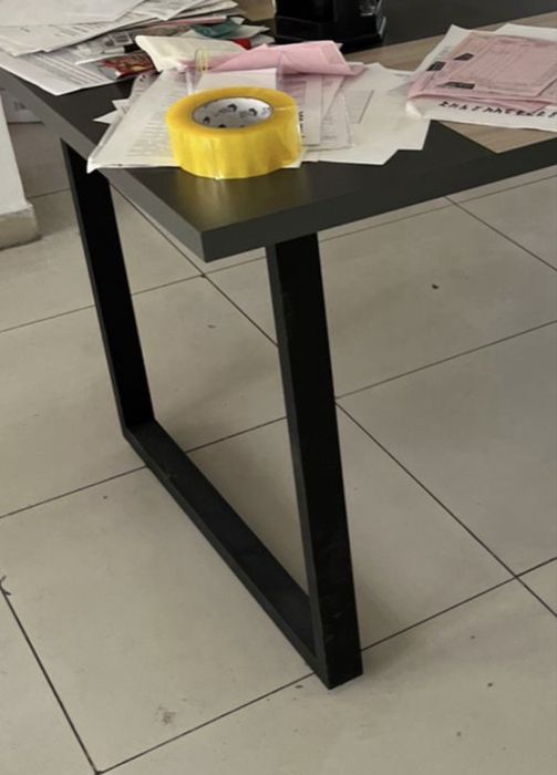 Новый стол продаю