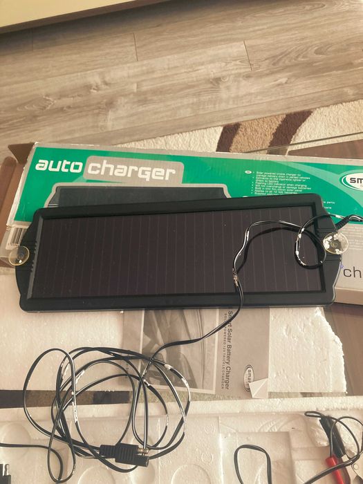 Соларно зарядно за батерии/акумулатори