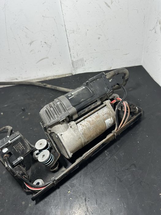 Compresor perne aer BMW Seria 5 F11 Seria 5 GT F07 | 6875176