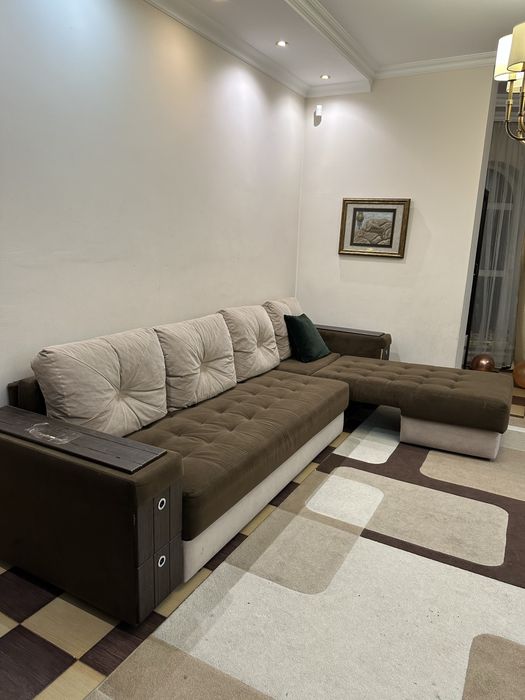 Диван угловой продам