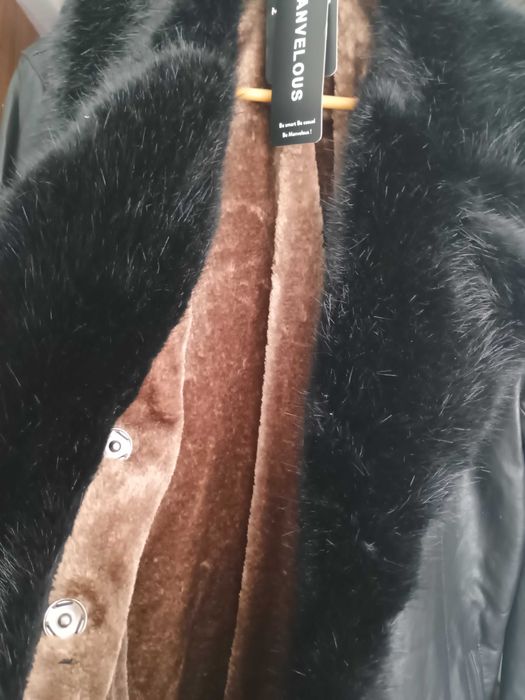 Продавам зимно яке чисто ново