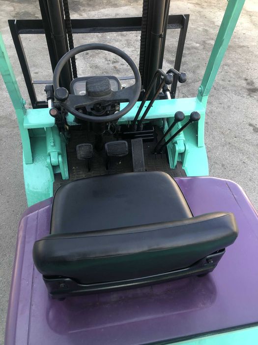 Вилочный погрузчик (кара)