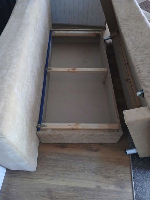 Разтегателен диван