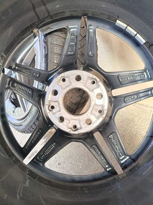 19 цола Mercedes CLS W257 оригинални джанти със зимни гуми Pirelli