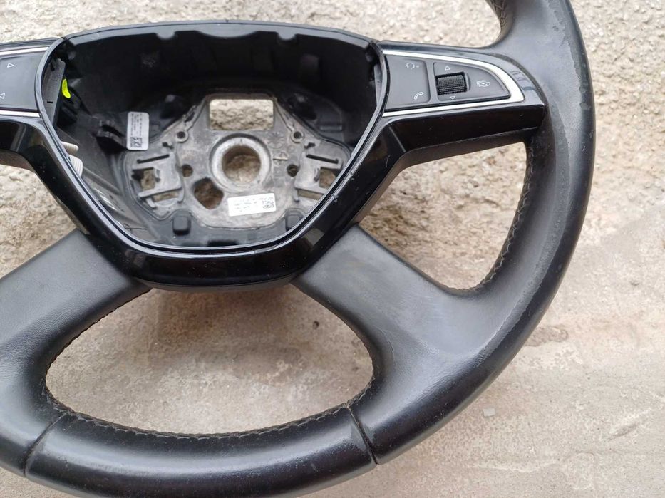 Volan piele Skoda cu comenzi butoane 5E0919719F