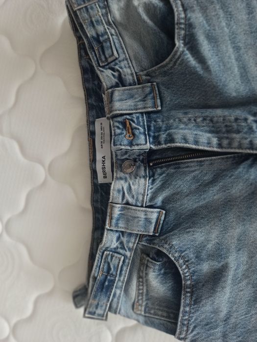 Дънки Bershka EUR 38