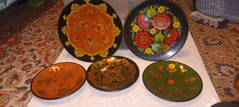 Продаю настенные тарелки Хохлома