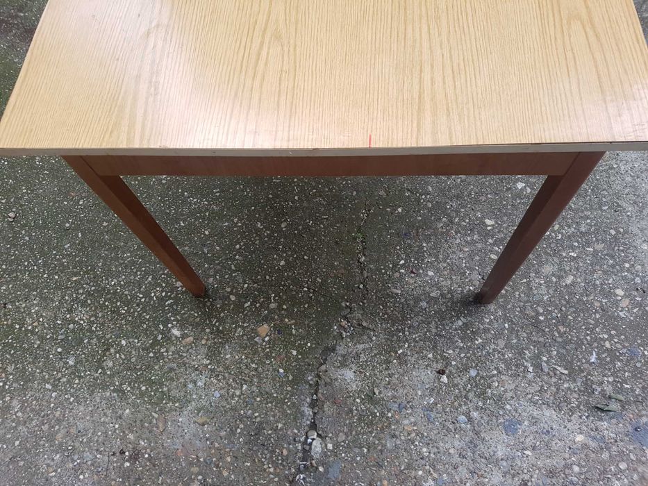 Маса разтегателна