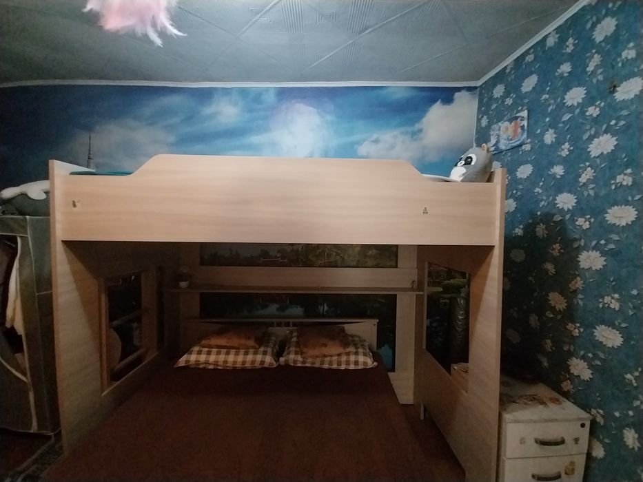 Продам двухярусную кровать