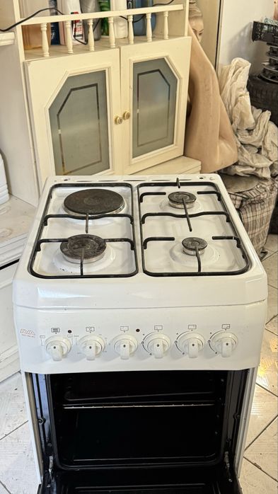 Газовая плита  AVA