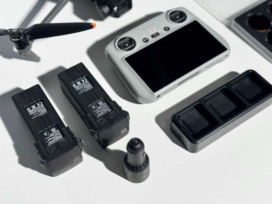 DJI Mavic 3 Classic (DJI RC) + Fly more Kit
