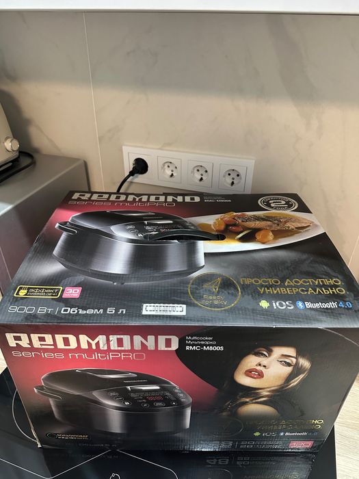 Redmond RMC-M800S