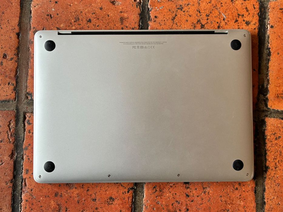 MacBook Pro A1708 13инча 2017г 256gb