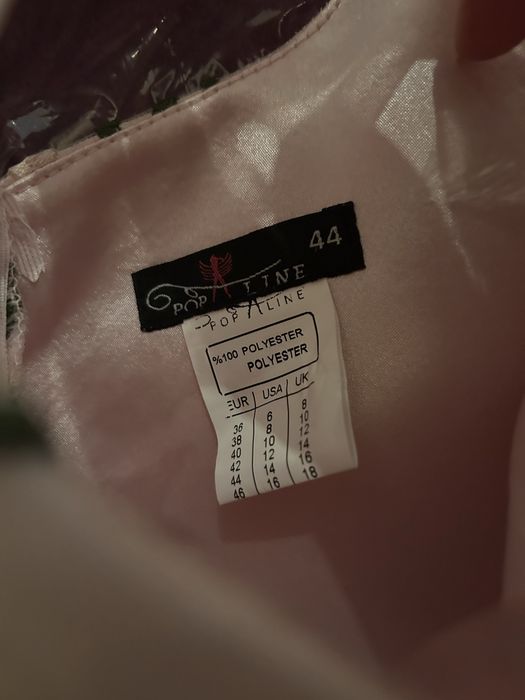 Vand rochie ocazie