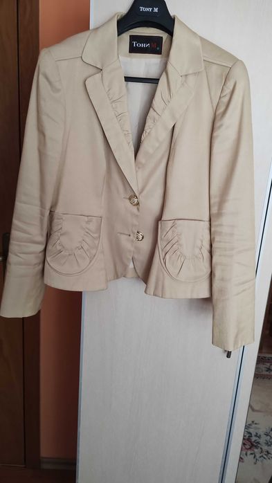 дамско сако бежаво