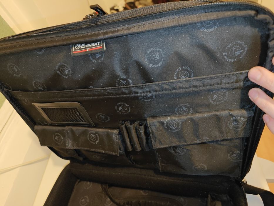 Geanta voiaj laptop business Eminent ca noua !