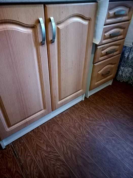 Продается кухонный гарнитур..польский