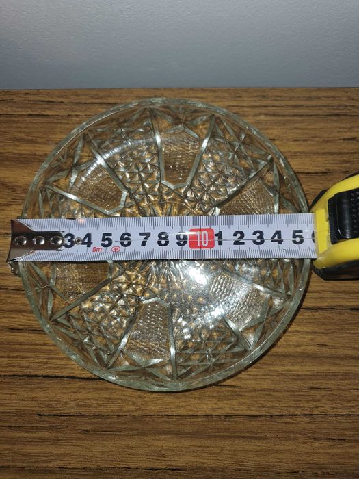 Троянски керамични чинийки 5 бр и Нови стъклени чинийки 5 бр