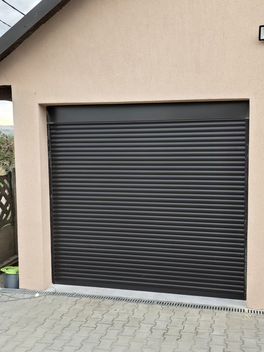 Usa garaj rulou din aluminiu