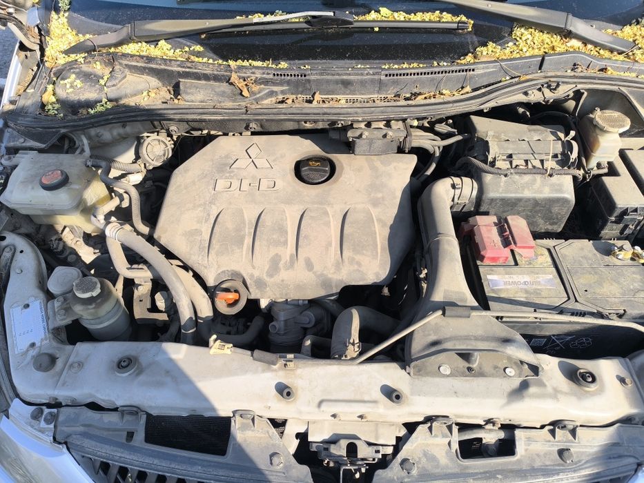 Mitsubishi Grandis 2.0 DID 136к.с. НА ЧАСТИ