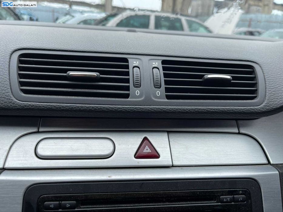 Buton Releu Avarie Avarii cu Sertar Sertare Card Carduri Bord Butoane Volkswagen Passat B6 2005 - 2010 Cod 3C0858407 [AV2955]