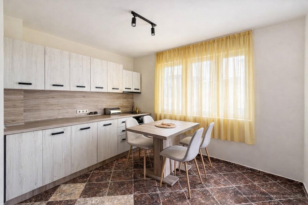 Четиристаен апартамент  в гр.Варна, Победа!